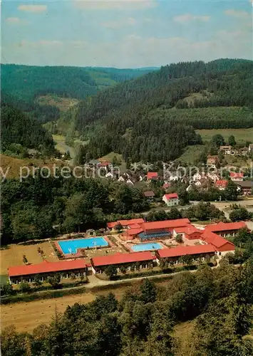 AK / Ansichtskarte Steinwiesen Aparthotel Frankenwald Aussenansicht m. Pool Steinwiesen