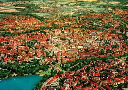 AK / Ansichtskarte Muenster_Westfalen Altstadt mit Promenade und Aasee Fliegeraufnahme Muenster_Westfalen