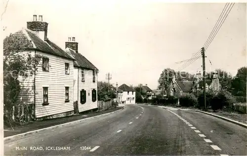 AK / Ansichtskarte Icklesham_East_Sussex_UK Main Road 