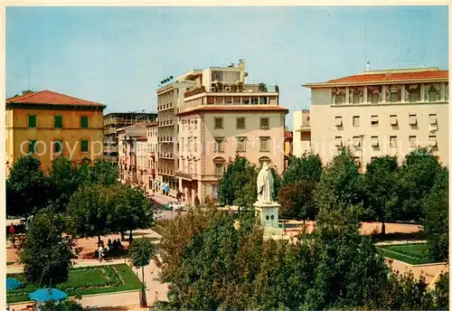 AK / Ansichtskarte Arezzo Hotel Continental Parkanlagen Denkmal Arezzo