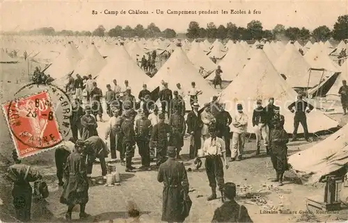 AK / Ansichtskarte Camp_de_Chalons_51_Marne Un Campement pendant les Ecoles a feu 