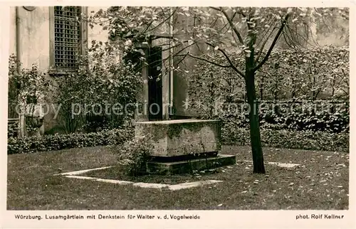 AK / Ansichtskarte Wuerzburg Lusamgaertlein mit Denkstein fuer Walter von der Vogelweide Wuerzburg