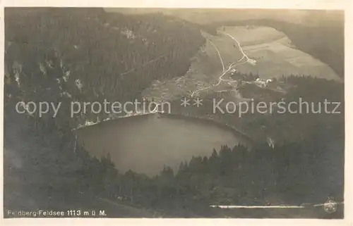 AK / Ansichtskarte Feldberg_1450m_Schwarzwald Fliegeraufnahme mit Feldsee 