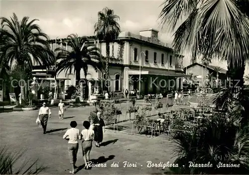 AK / Ansichtskarte Bordighera_IT Piazzale Stazione Riviera dei Fiori Bahnhofsesplanade 
