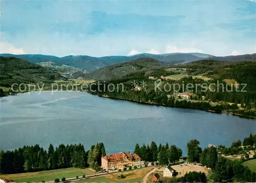 AK / Ansichtskarte Titisee Fliegeraufnahme mit Titiseehotel und Feldberg Titisee