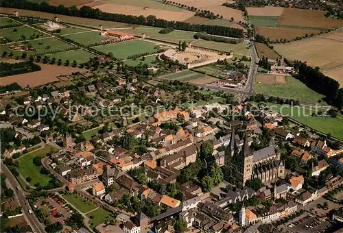 AK / Ansichtskarte Xanten Fliegeraufnahme mit Dom Regionalemuseum und Park Xanten