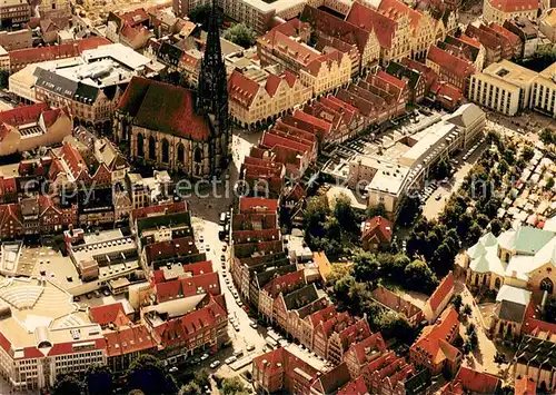 AK / Ansichtskarte Muenster_Westfalen Stadtzentrum mit St Lambertikirche und Prinzipalmarkt Fliegeraufnahme Muenster_Westfalen