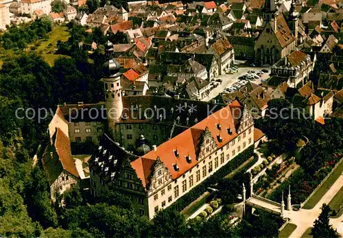 AK / Ansichtskarte Weikersheim Schloss mit Marktplatz Fliegeraufnahme Weikersheim