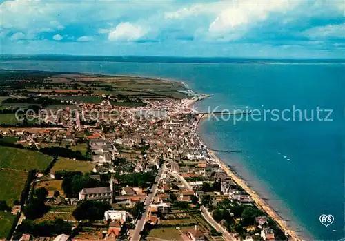 AK / Ansichtskarte Grandcamp_les_Bains Vue generale aerienne Le Port e l Eglise Grandcamp_les_Bains