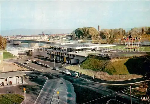 AK / Ansichtskarte Strasbourg_Alsace Le Pont de lEuropesur le Rhin et la Porte de France Strasbourg Alsace