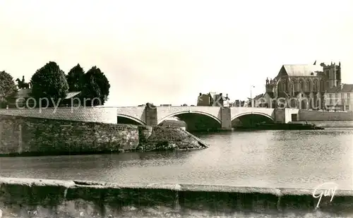 AK / Ansichtskarte Montereau_77 Fault Yonne Perspective sur le confluent de la Seine et de lYonne LEglise Notre Dame et Saint Loup 