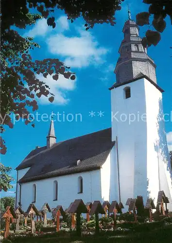 AK / Ansichtskarte Wormbach Kath. Pfarrkirche St. Peter und Paul Friedhof Wormbach