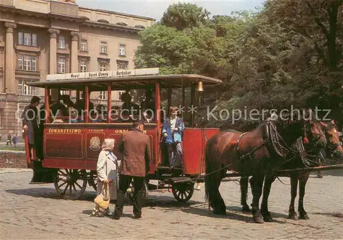 AK / Ansichtskarte Krakow_Krakau Zabytkowy omnibus jezdzacy na trasie Wawel Rynek Glowny Barbakan Historischer Pferdebus Krakow Krakau
