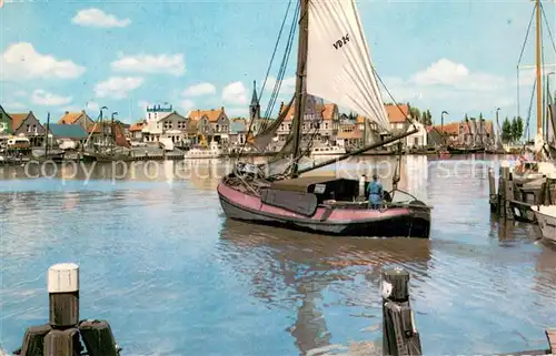 AK / Ansichtskarte Volendam Panorama Fischerboot Volendam