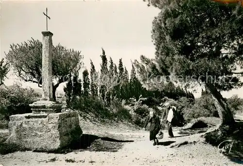 AK / Ansichtskarte Saint_Remy_aux_Baux_Provence La croix des vertus Saint_Remy