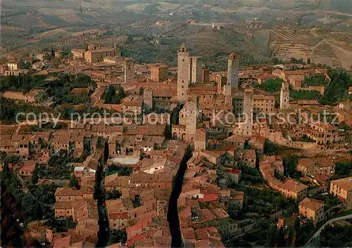 AK / Ansichtskarte San_Gimignano_Toscana_IT Panorama dall aereo 