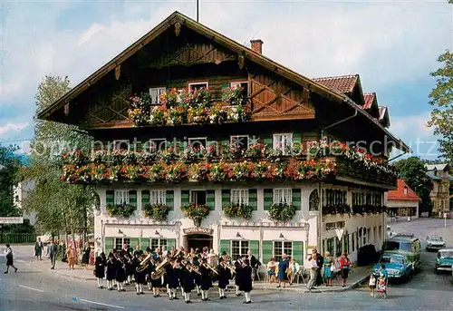 AK / Ansichtskarte Oberammergau Hotel Wolf Trachtengruppe Oberammergau