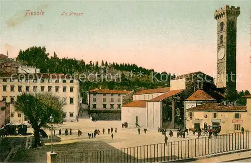 AK / Ansichtskarte Fiesole_IT La Piazza m. Kutsche 