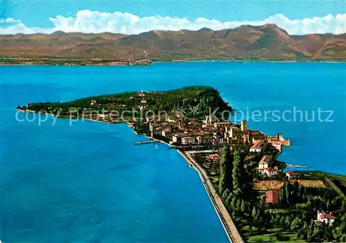 AK / Ansichtskarte Sirmione_Lago_di_Garda Veduta aerea della Penisola Sirmione_Lago_di_Garda