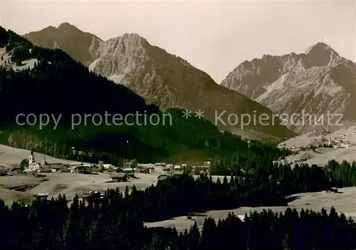 AK / Ansichtskarte Riezlern_Kleinwalsertal_Vorarlberg mit Elfer Zwoelfer und Widderstein Riezlern_Kleinwalsertal