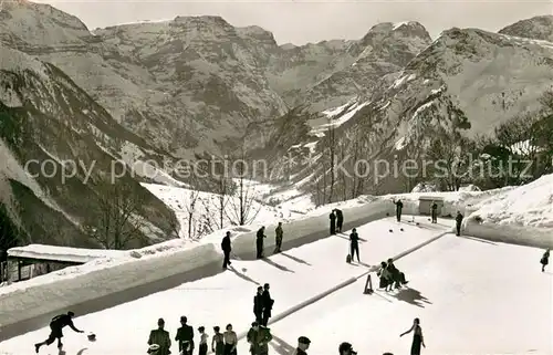AK / Ansichtskarte Braunwald_GL Eisfeld Curling Braunwald GL