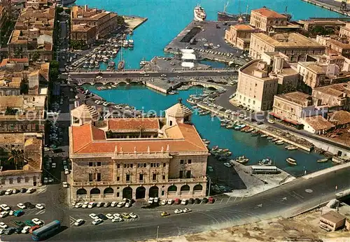 AK / Ansichtskarte Siracusa_Syrakus_Sicilia Il porto e la stazione marittima dall aereo 