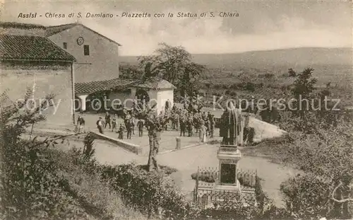 AK / Ansichtskarte Assisi_Umbria Chiesa di San Damiano Piazzetta con la Statua di Santa Clara Assisi Umbria