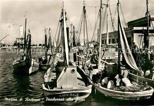 AK / Ansichtskarte Marina_di_Ravenna Pescherecci alla fonda Marina_di_Ravenna