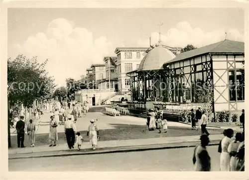 AK / Ansichtskarte Zinnowitz_Ostseebad Kurpromenade m. Lesehalle Fachwerk Stil Zinnowitz_Ostseebad