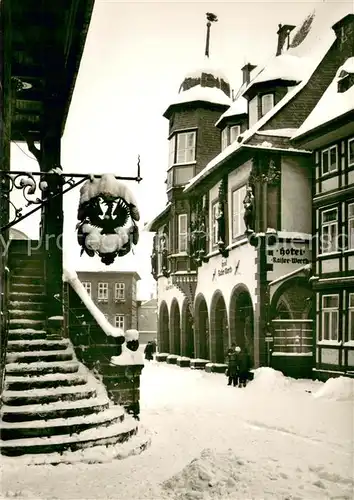 AK / Ansichtskarte Goslar Freitreppe z. Rathaus u. Hotel Kaiserworth Winter Goslar