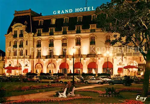 AK / Ansichtskarte Cabourg Jardins du casino et le Grand Hotel illumines Cabourg