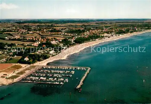 AK / Ansichtskarte Groemitz_Ostseebad Fliegeraufnahme Jachthafen Groemitz_Ostseebad