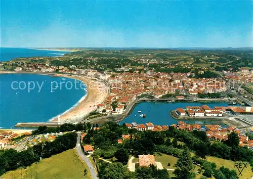 AK / Ansichtskarte Saint Jean de Luz Vue generale aerienne avec le Port et la Plage Saint Jean de Luz