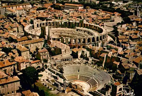 AK / Ansichtskarte Arles_13 Vue aerienne sur le Theatre Antique et les arenes romaines 