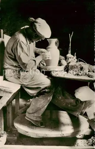 AK / Ansichtskarte Vallauris_06_Alpes Maritimes Ouvrier potier au travail 