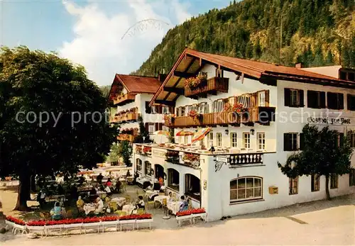 AK / Ansichtskarte Reit_im_Winkl Hotel Gasthof Zur Post Aussenansicht m. Biergarten 
