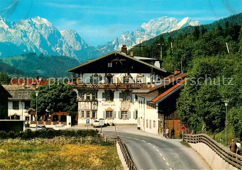 AK / Ansichtskarte Wallgau Gasthof Post mit Wettersteinwand Hochblassen und Alpspitze Wallgau