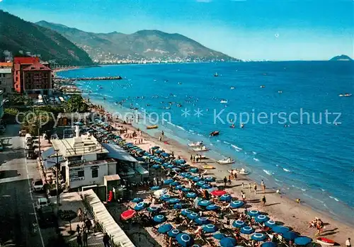 AK / Ansichtskarte Laigueglia_Savona_IT Spiaggia di Ponente sfondo Alassio 