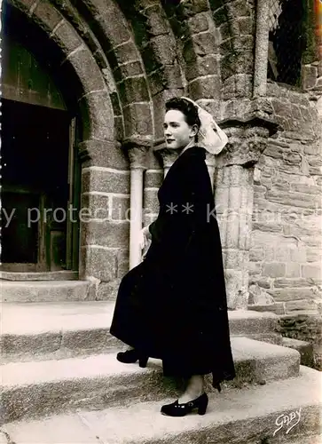 AK / Ansichtskarte Saint Pol de Leon_29_Finistere Coiffe du Tregor   Costumes Bretons 