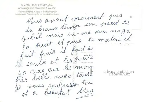 AK / Ansichtskarte Le_Guilvinec_29_Finistere Accostage des chalutiers a la criee Phare 