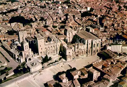 AK / Ansichtskarte Avignon_Vaucluse Eglise Notre Dame des Doms et Palais des Papes vue aerienne Avignon Vaucluse
