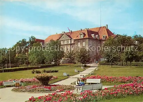 AK / Ansichtskarte Kamien_Pomorski_PL Siedziba Prezydium Powlatowej Rady Narodowej Regierungsgebaeude Park 