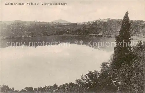 AK / Ansichtskarte Nemi_Roma_IT Veduat del Villagio con il Lago 