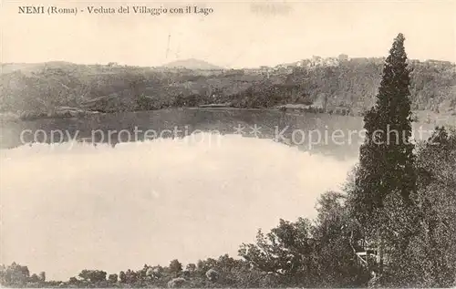 AK / Ansichtskarte Nemi_Roma_IT Veduat del Villaggio con il Lago 