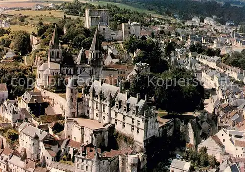 AK / Ansichtskarte Chateau de Loches_37_Indre et Loire Cite Medievale Logis Royal Eglise Saint Ours et le Donjon vue aerienne 