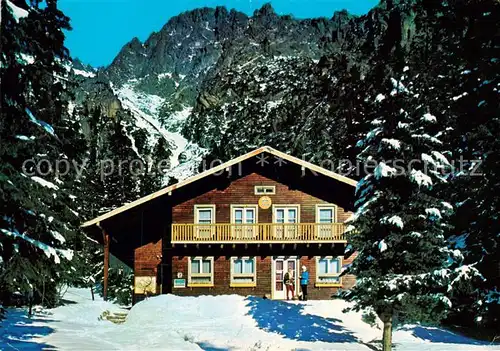 AK / Ansichtskarte Hohe_Tatra Chata kpt. Nalepku Berghuette im Winter Hohe_Tatra