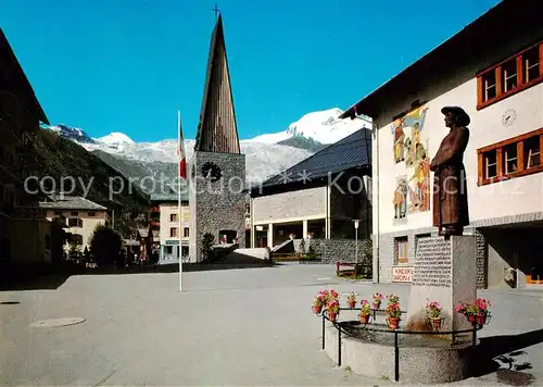 AK / Ansichtskarte Saas Fee_VS Dorfplatz und Kirche Allalin und Alphubel 