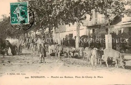 AK / Ansichtskarte Bourgoin Jallieu Marche aux Bestiaux   Place du Champ de Mars Bourgoin Jallieu