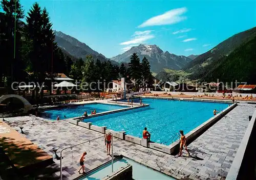 AK / Ansichtskarte Mayrhofen_Zillertal_AT Waldschwimmbad gegen Gruenberg Zillertaler Alpen 
