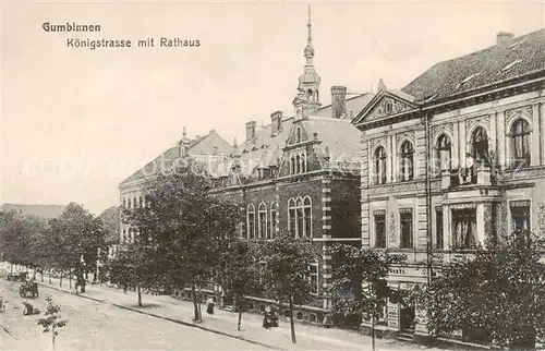 AK / Ansichtskarte Gumbinnen_Goesev_Gussew_Oblast_Kaliningrad_RU Koenigstrasse m. Rathaus u. Kutsche 